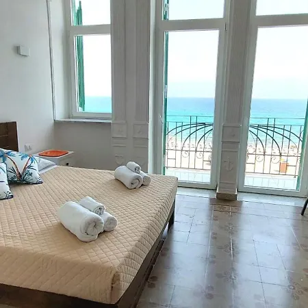 Apartment Solemaremessina Messina