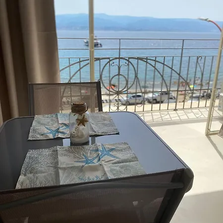 Apartment Solemaremessina